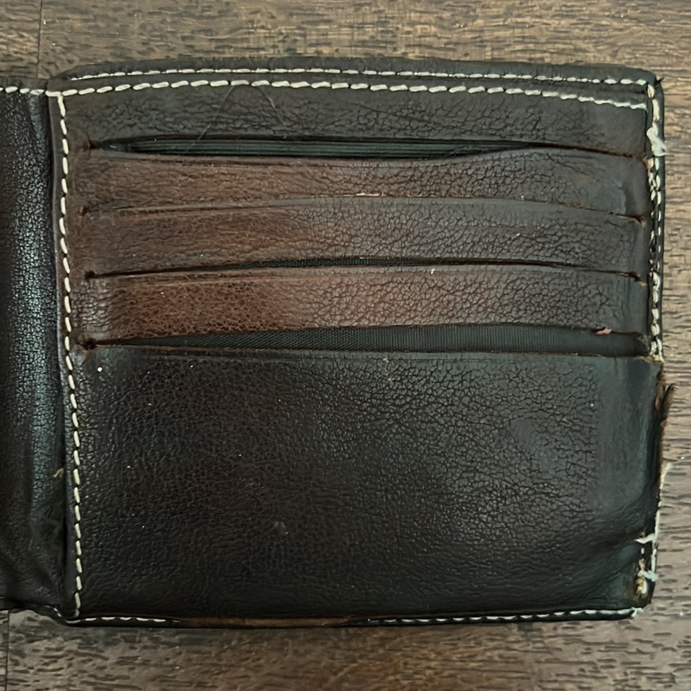 Carolina Herrera Wallet - Picture 6 of 8